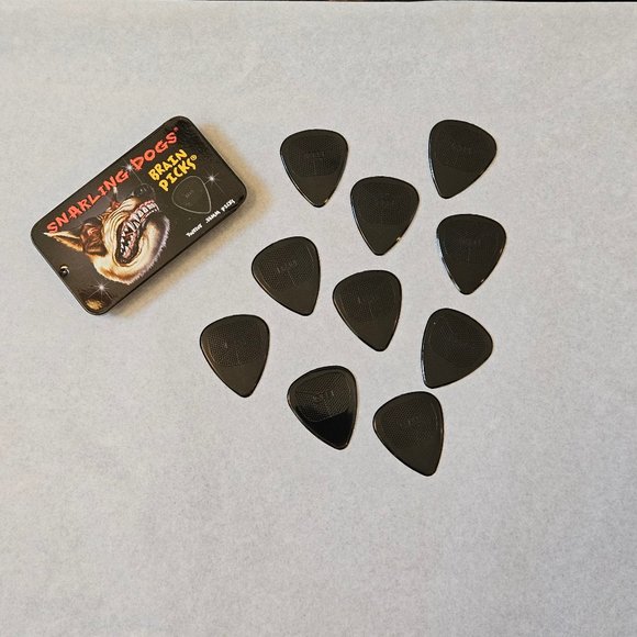 10 Snarling Dogs Brain Guitar Picks (0.88mm), Black - Picture 2 of 6